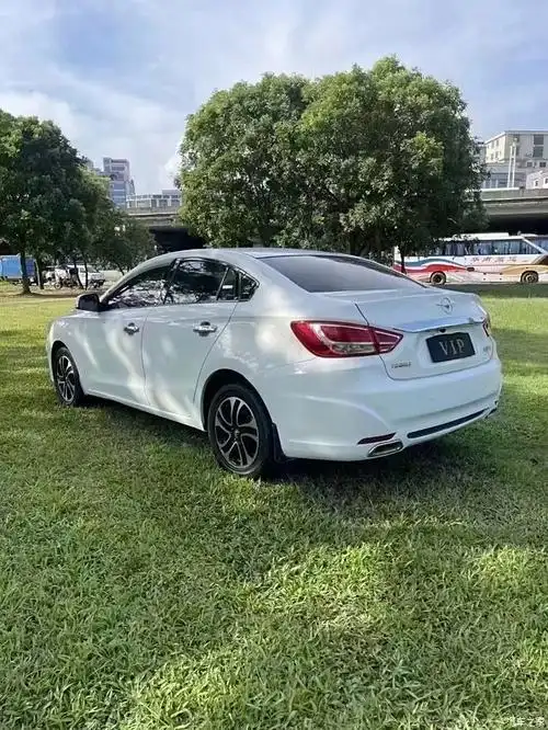 16年海马福美来m5,1.6排量,外观时尚大气,手动挡,车况