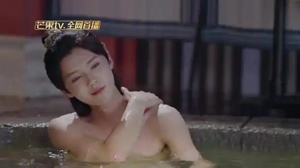 鹿晗非常尊重石翔,没有在微博上晒择天记洗澡戏剧照.