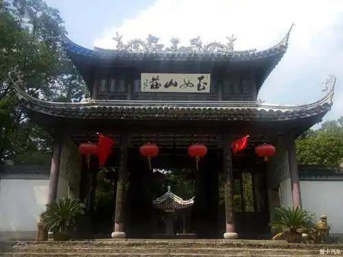 玉女山庄--现在是央视外景基地之一,笑傲江湖等影视剧都在这里进行过