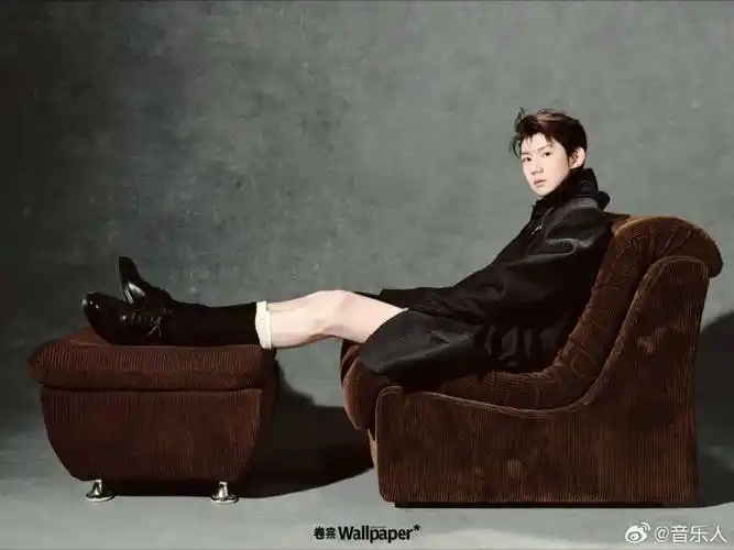 王源冲突感大片#新杂志来啦@tfboys-王源最新杂志四月刊上线,短发