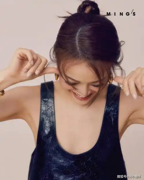 容祖儿新写真曝光,43岁身材依旧火辣,网友:太吸睛!_时尚_形象_风格