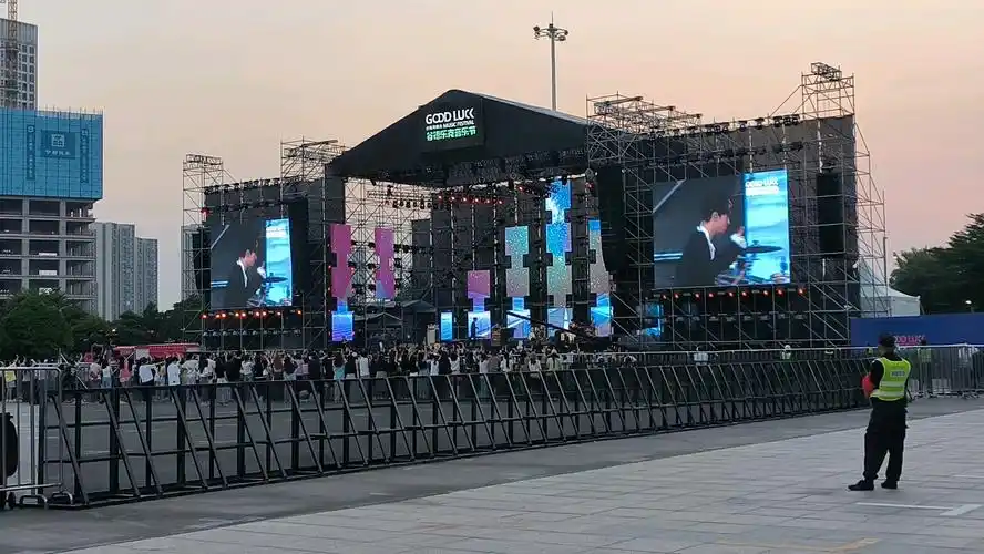 《我和我》 《交个朋友》 过场——佛山古德乐可音乐节舞台