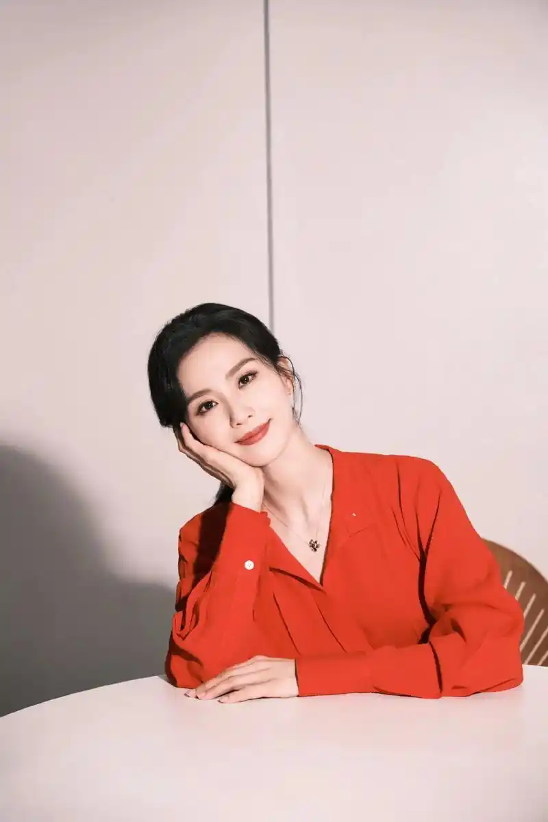 刘诗诗 新鲜的图片好开心呀 - 抖音