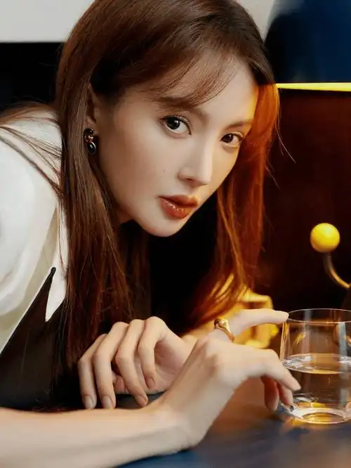 金晨写真大片人间皆是浪漫