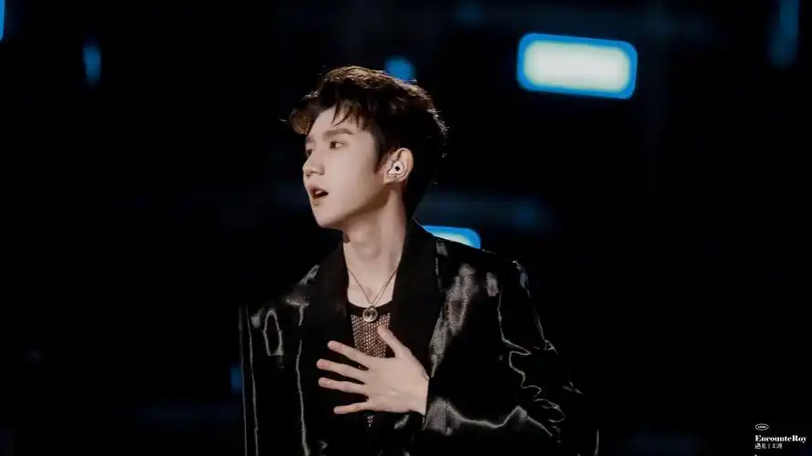 江苏跨年晚会,王源在2020年岁末唱给2021年的歌