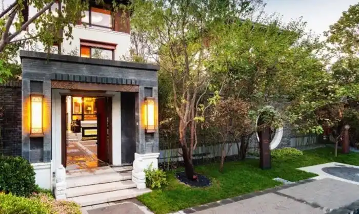 网上还曝光了赵丽颖和冯绍峰婚前购买的上亿豪宅——北京泰禾院子.