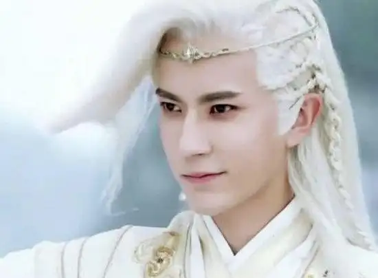 古装剧中的微笑杀 于朦胧一身白衣融化少女心
