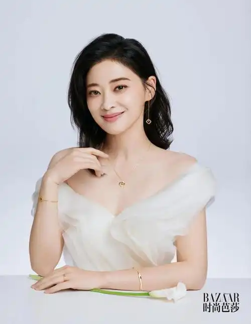 梅婷:为有暗香来|郭涛|话剧|安杰|军训|军校|冯远征|战争法|实力派演