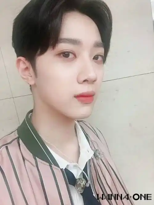 赖冠霖直男式怼脸自拍合集 自拍的完成靠脸是真理!