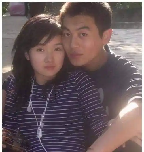 演员朱亚文:放弃8年初恋单爱沈佳妮,行走的荷尔蒙只对老婆释放