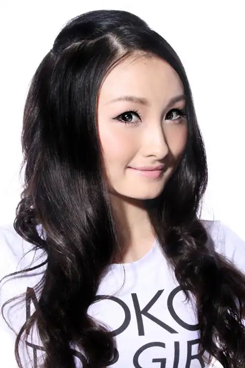 【完美黄金美人】网络红人茜茜来也请给老弱病残孕让座!