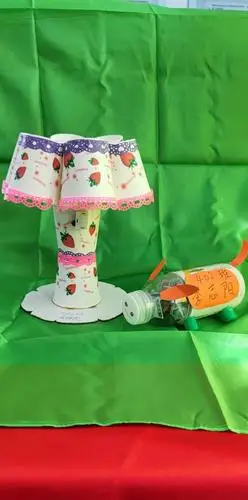 你我同行 ——鸥上小学迎新春师生环保手工作品创作比赛活动_工艺品