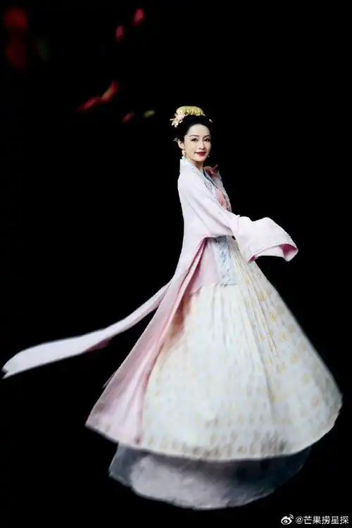 李沁春晚宋韵古装大片##李沁好漂亮