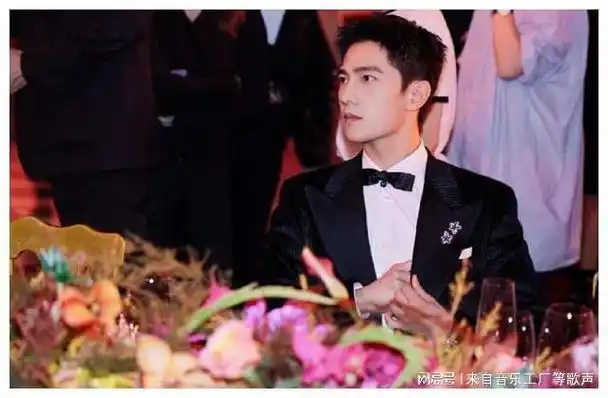 比如有一次宝格丽活动,代言人杨洋就被传非常配合vip客户的合照要求