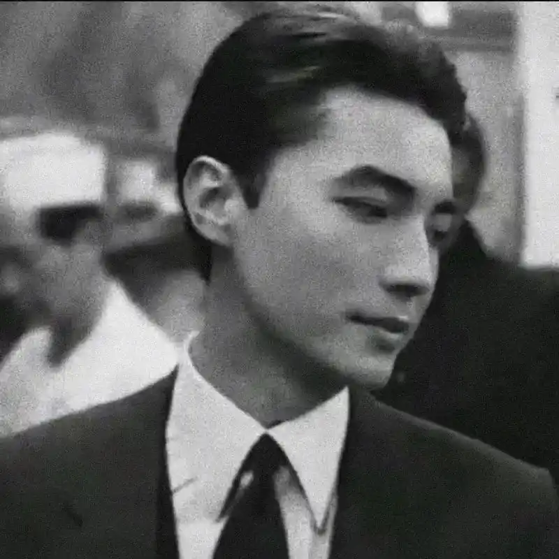 尊龙 #尊龙照片 #完美侧颜 #尊龙johnlo - 抖音