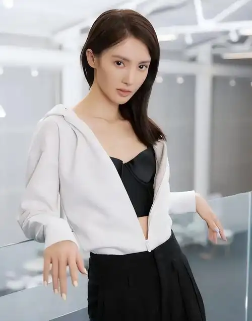 张天爱的"直角肩",金晨的"排骨胸",娱圈"病态审美"该停了