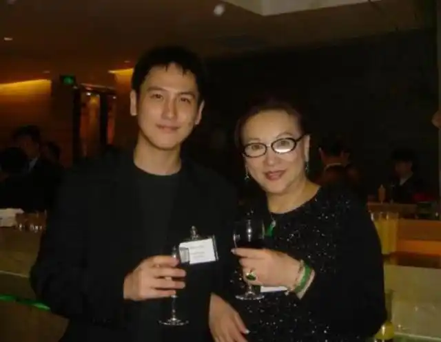 2,汤珈铖命定女哪里人:汤珈铖资料,汤珈铖女友