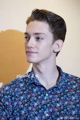 julianmackay[超话]# 卡了不少大头照,告诉.