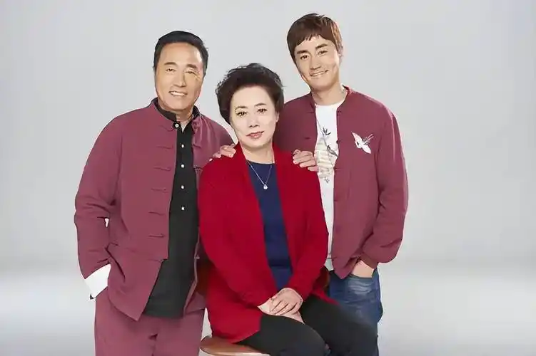 著名演员文兴宇:不听妻子的劝告戒烟,后半生让妻子黯然流泪_张克境