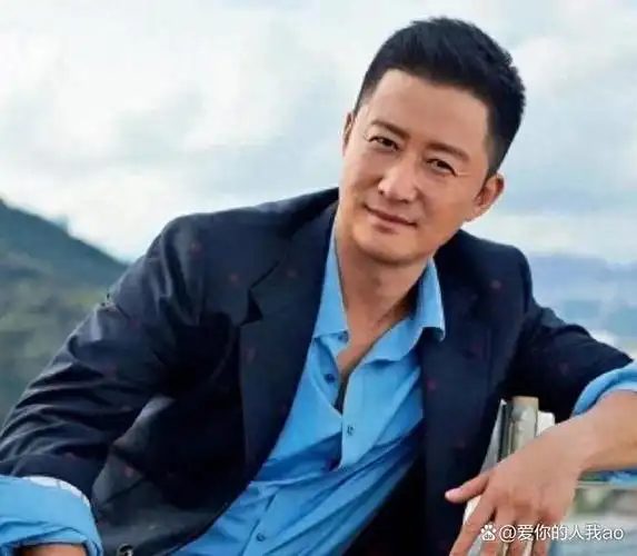 吴京,中国电影界的王牌,以其独特的形象和坚忍不拔的毅力赢得了无数
