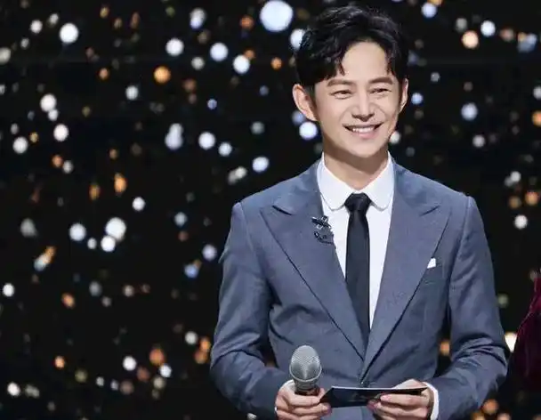 湖南卫视综艺主持人调整,何炅汪涵霸屏周末黄金档,齐思钧靠边站