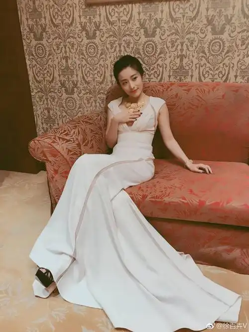 中戏18大美女,校花唐嫣赢在爱情,白百何输在婚姻