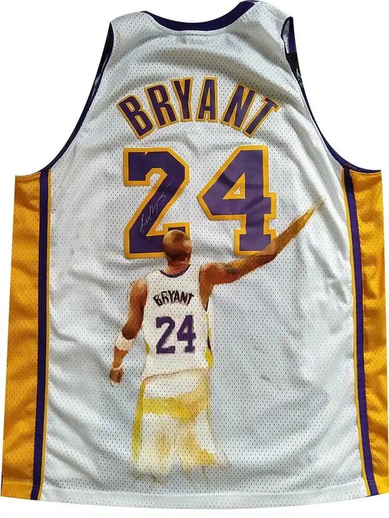 科比亲笔签名球衣 人物手绘画版 湖人24号 科比亲笔签名球衣 人物手绘