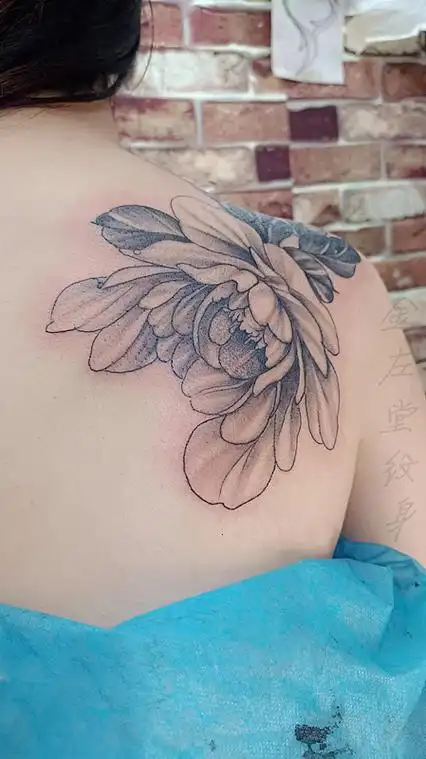 后背素花背部纹身修改老旧纹身水冶纹身金左堂
