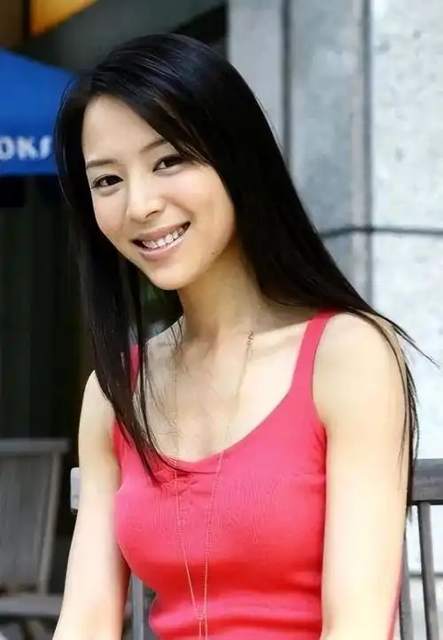 张静初跟导演们的绯闻终究是毁了她