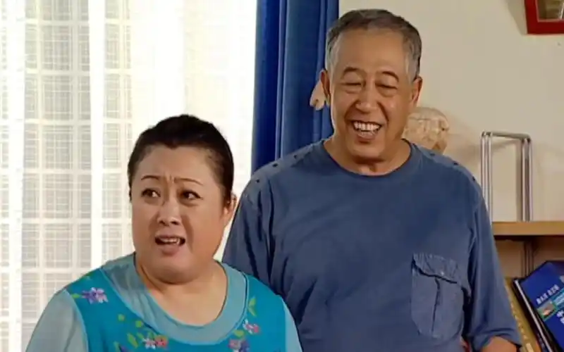 1-37-4 胖婶帮忙搞定艺术镜框~『家有儿女』持续更新中