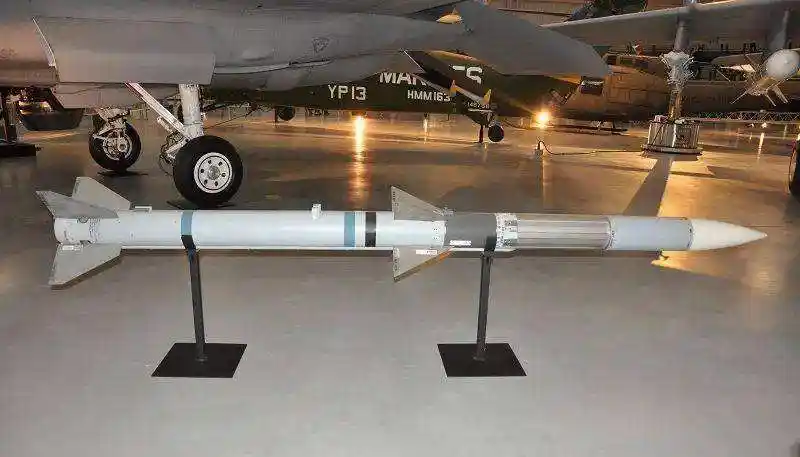 「美国aim-120导弹」美国现役最强空对空导弹,最远射程160公里
