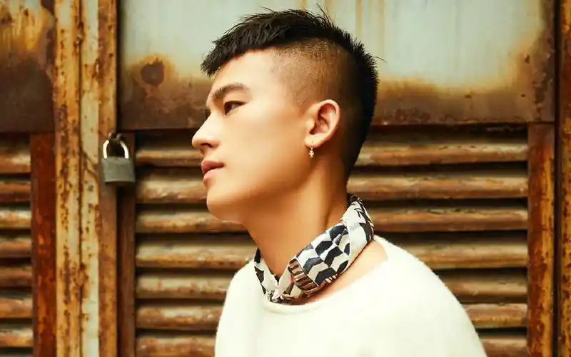 原创欧豪说侯雯元孤枕难眠引爆笑综艺现场秒变欢乐场