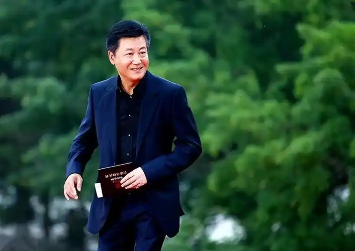 回顾丁芯和丈夫赵宝刚丁克18年愁坏婆婆40岁意外得子全家乐开怀