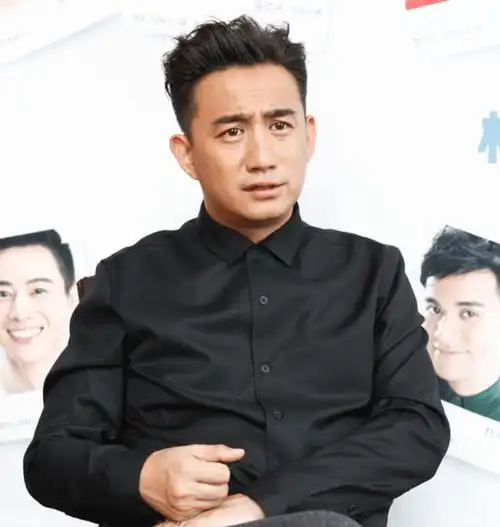 事实证明,52岁"无戏可拍"的黄磊,已经走上了演员的另一条大路