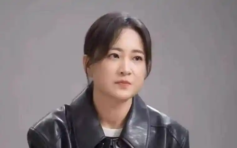 来百度app畅享高清图片2024年春节,最大的震惊是贾玲给的.