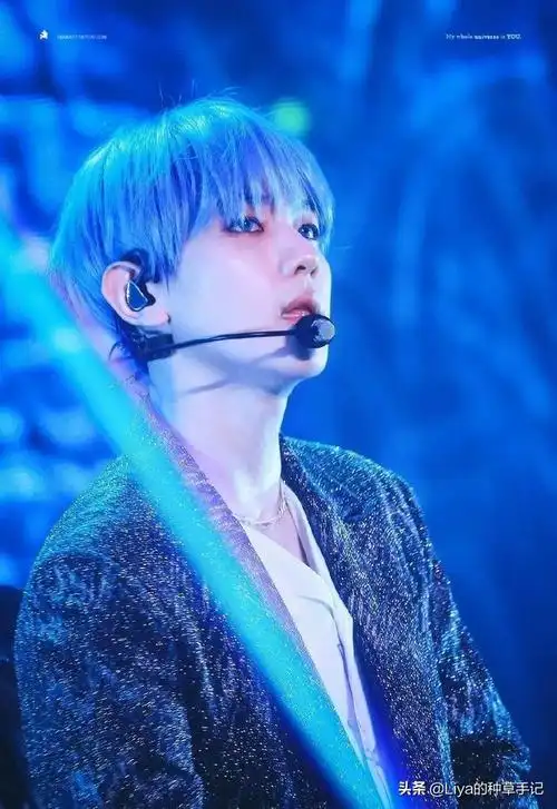 边伯贤的蓝色头发