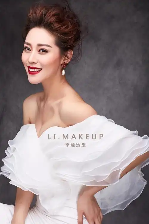 总监化妆师星级妆容造型全天跟妆