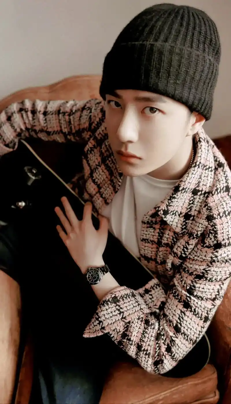 是你们想要的@uniq-王一博 #王一博嘉人杂志 #向全世界 - 抖音