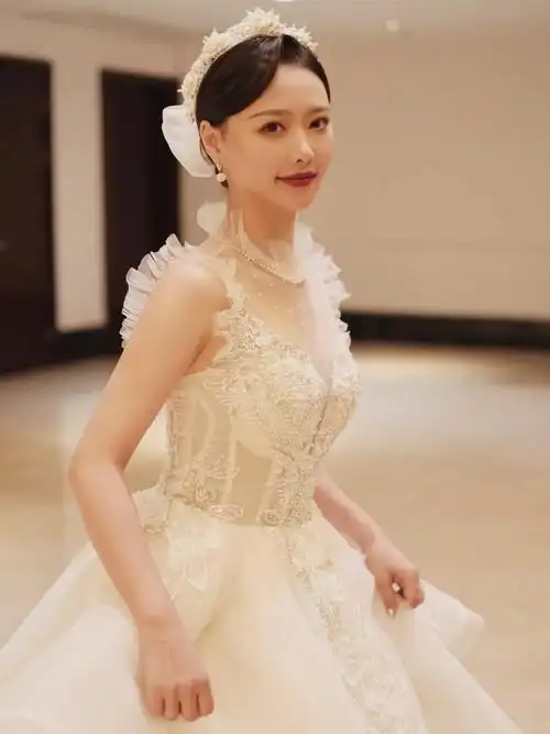 天台唐嫣轻复古俏皮少女婚礼主纱造型绝美