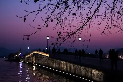 夜游西湖