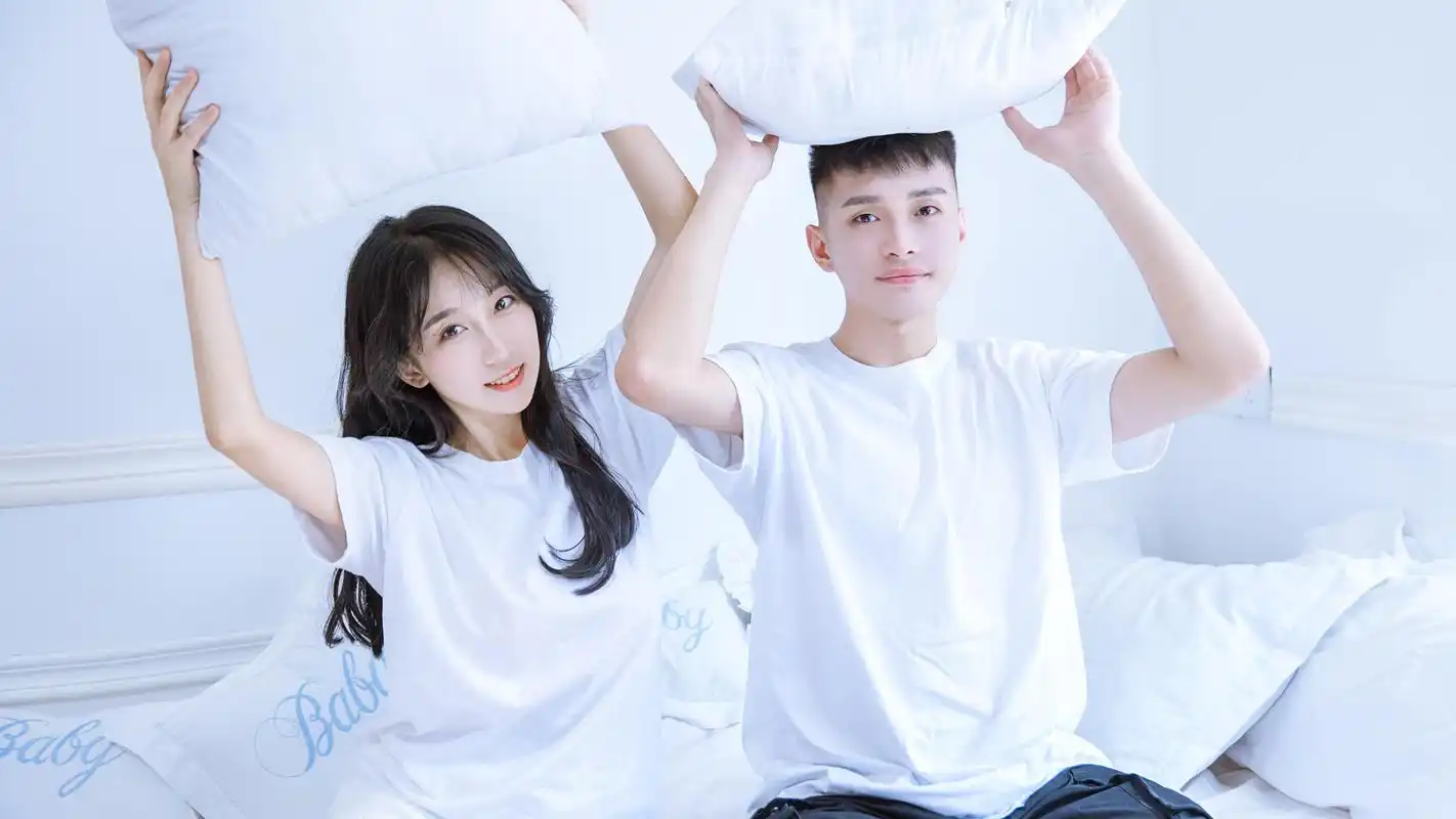 七夕秀恩爱的甜蜜情侣