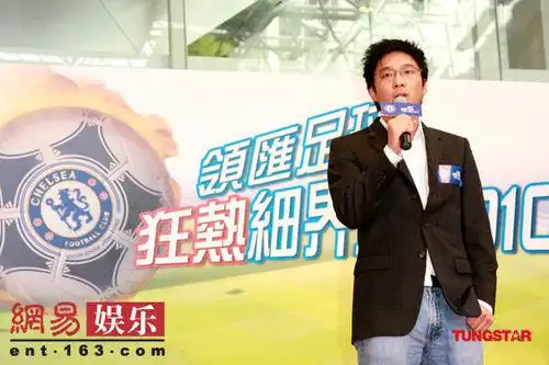 霍启山接受采访.