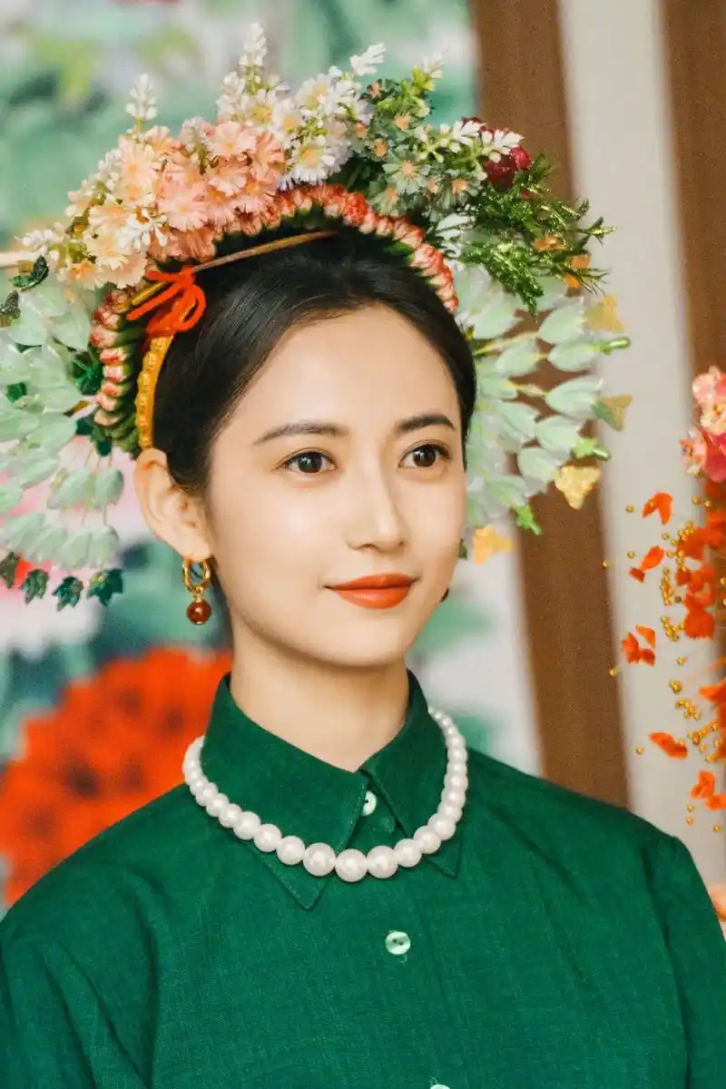 陈钰琪簪花照片.恭喜琪琪杀青快乐,979797"岁月本无虞, - 抖音