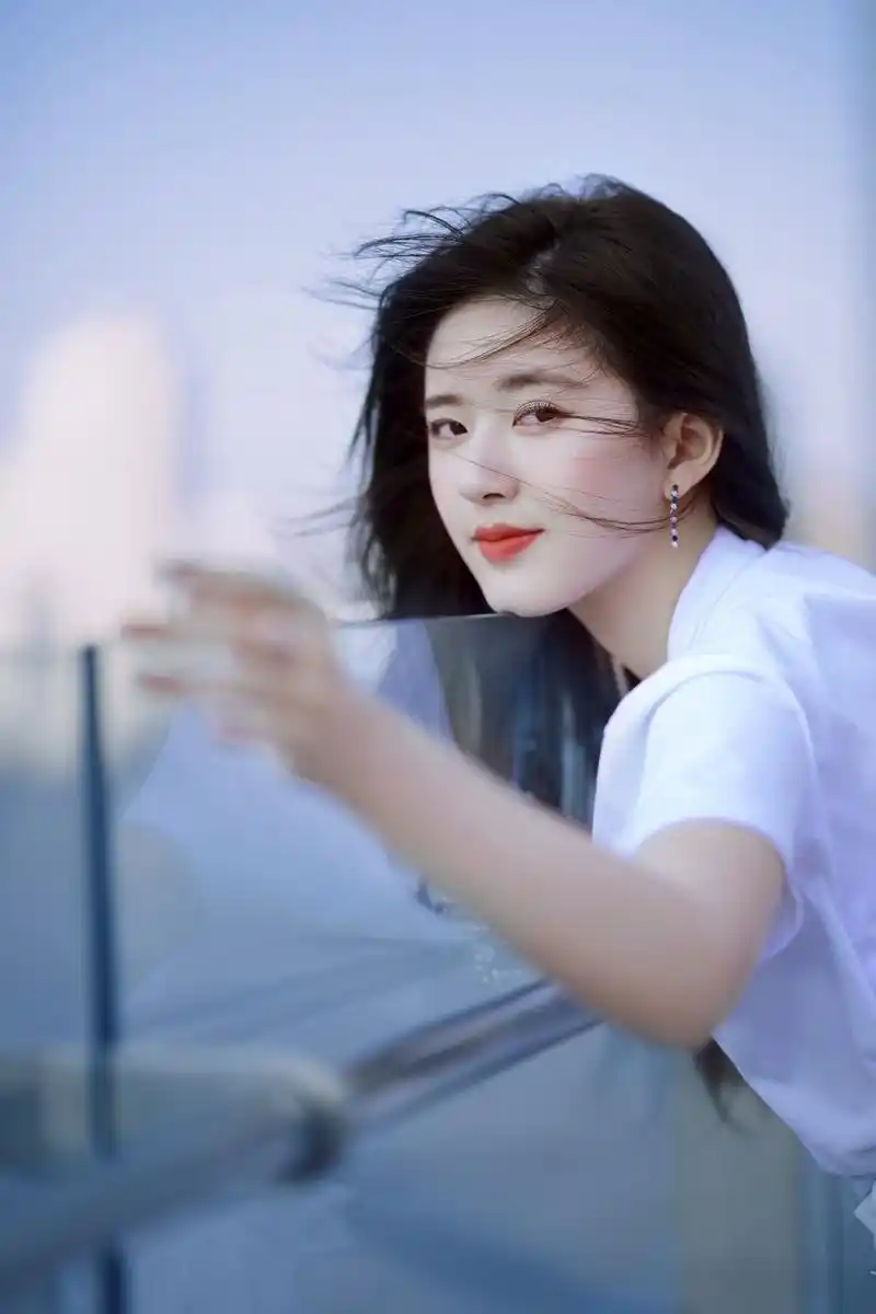 "美少女"赵露思:清纯可爱,甜美动人