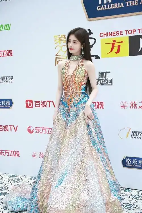 鞠婧祎人鱼礼服,活动生图来了