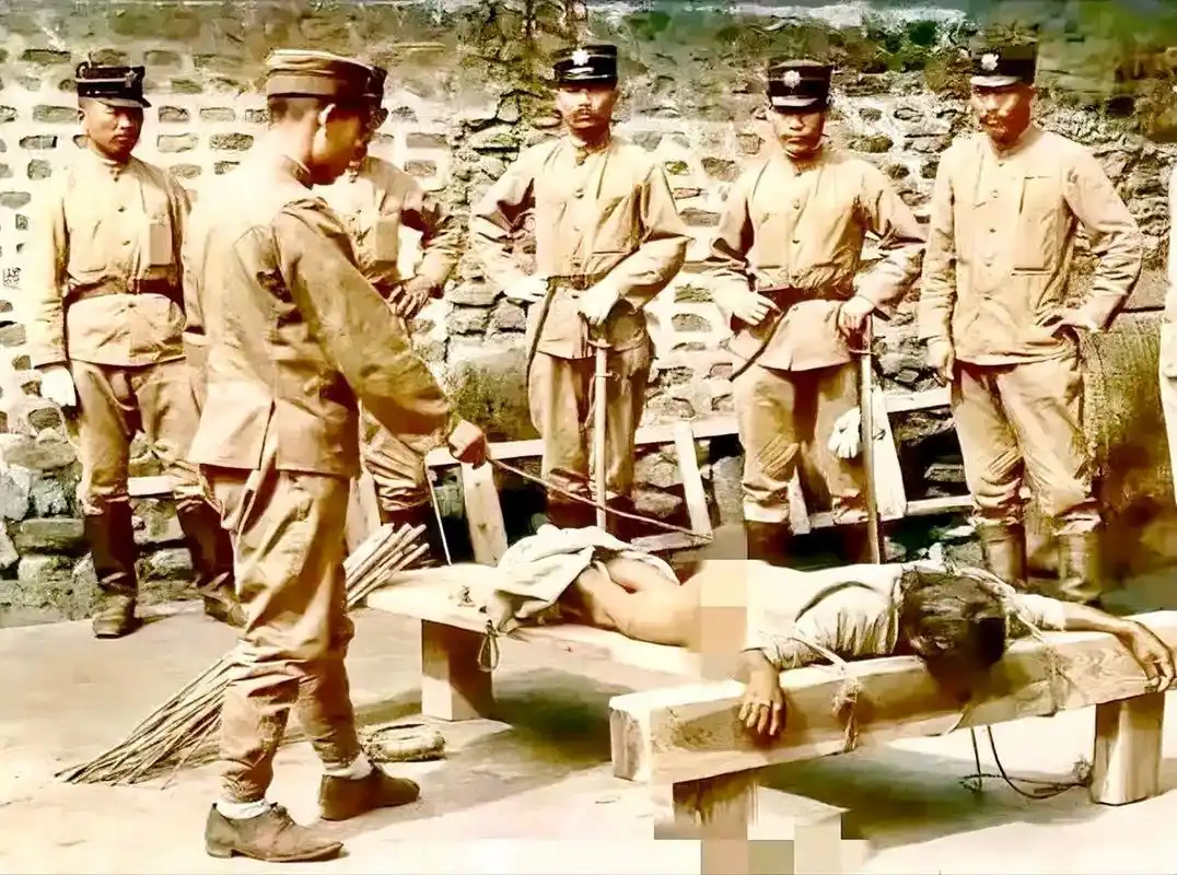 1934年,沈阳监狱,日军禁止公开的一张老照片,镜头中