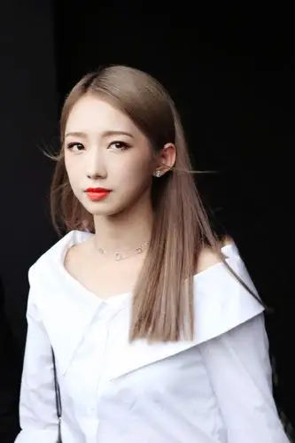 宇宙少女孟美岐最新图片