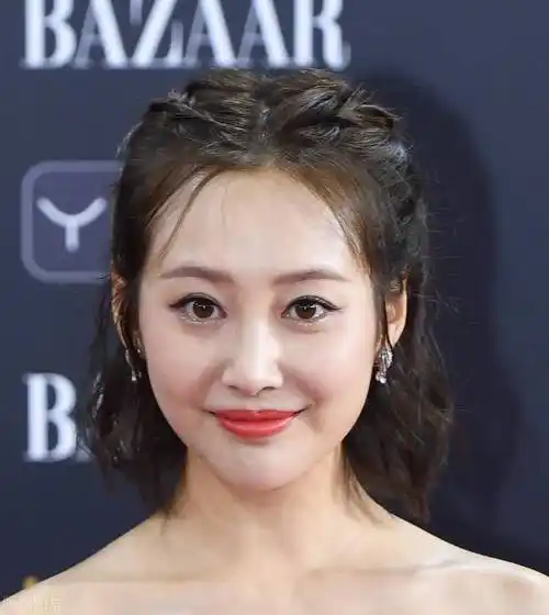 短发编发教程来袭,照抄还不会?