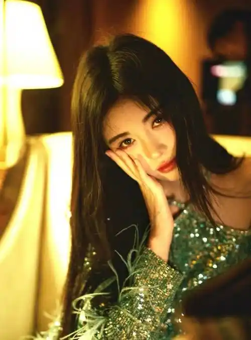 鞠婧祎又出新照片,她真的好会搭!_技巧_造型_魅力