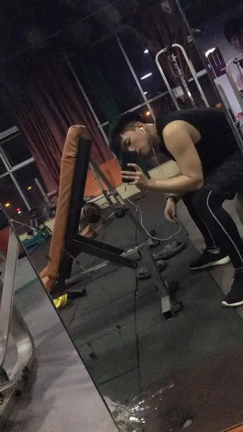 他从160斤油腻大胖子逆袭性感肌肉男,这个"暖萌小奶狗"太让人上头了!